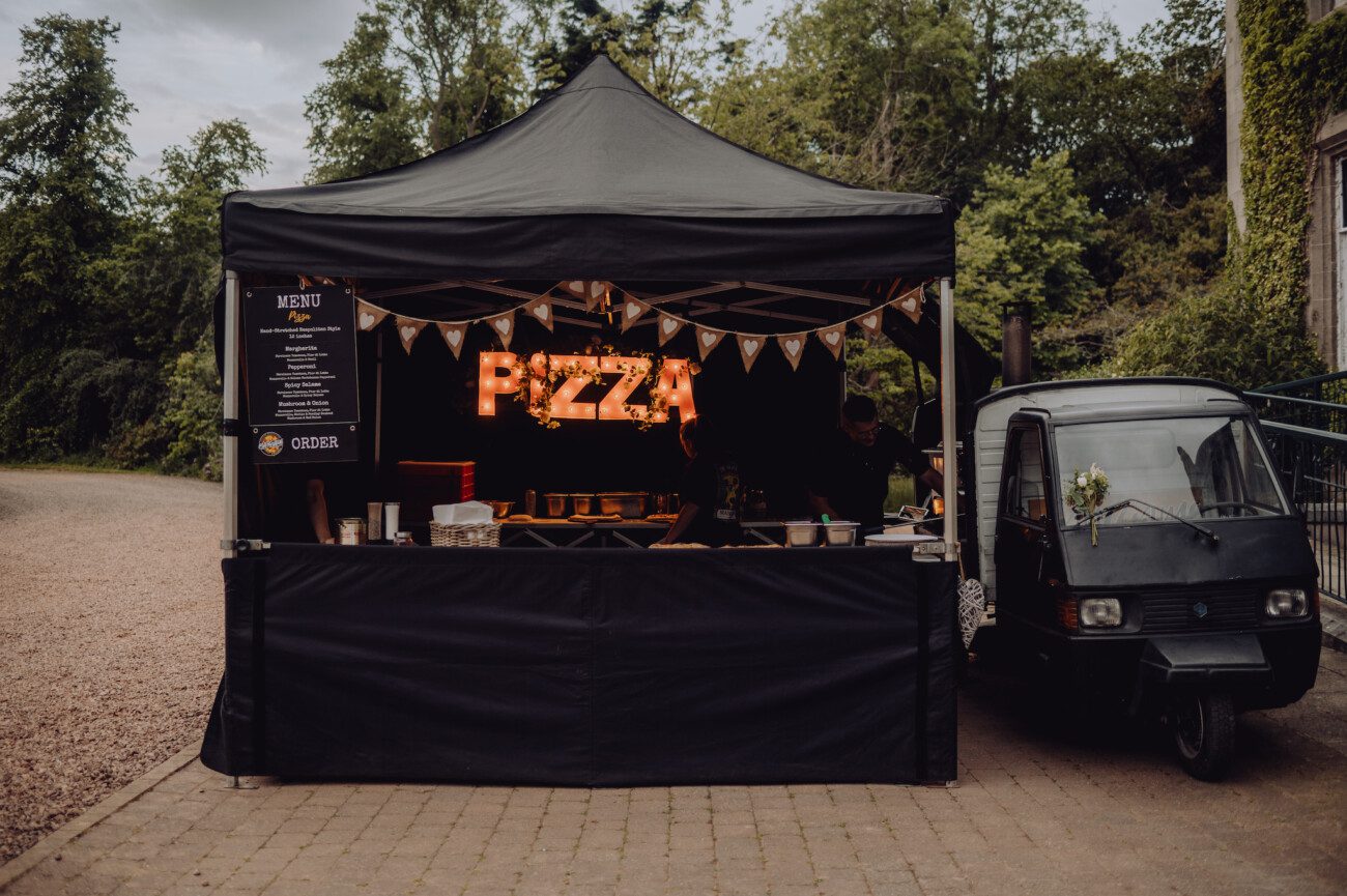 Pizza stand